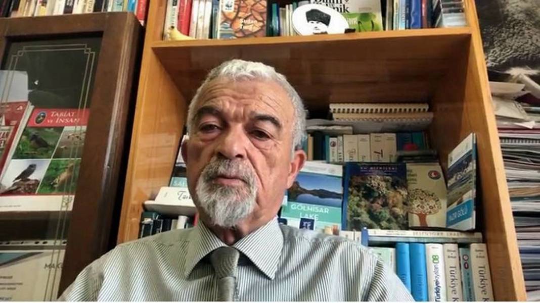 Eğirdir Gölü'nün bölünmesine 1 kilometre kaldı! Binlerce ölü su salyangozu karaya vurdu 16